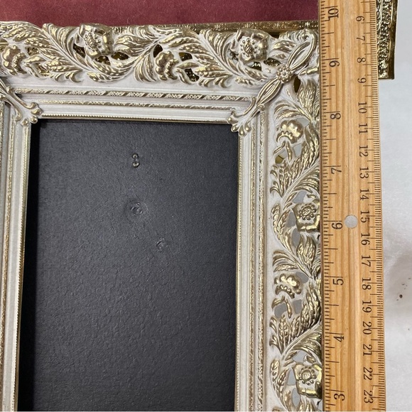 Pair Of 1950’s Gold White Wash Filigree Metal Picture Frames 1 With Glass - Picture 10 of 11